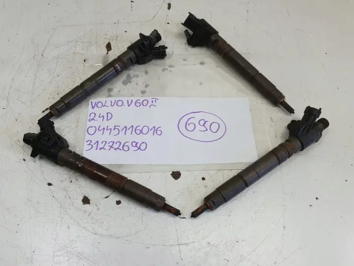 Volvo S80 II V70 III S40 II V60 XC60 2.4 D5 WTRYSKIWACZ wtrysk 0445116016
