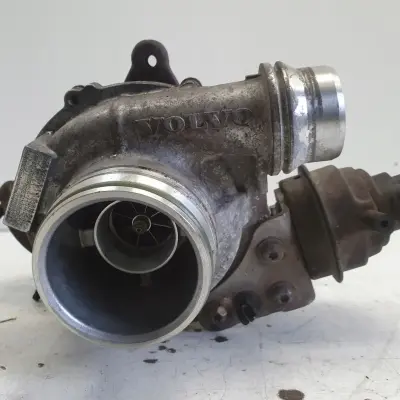 Volvo XC60 S60 V60 II 2.0 D3 TURBOSPRĘŻARKA turbo 31493379