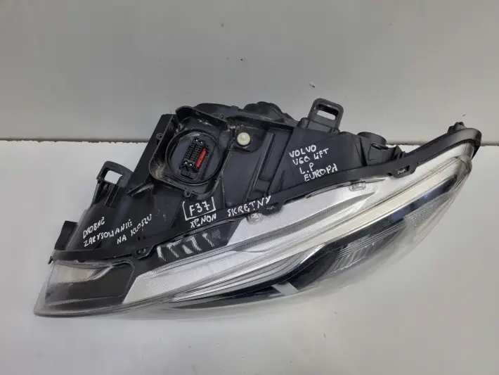 Volvo V60 S60 II LIFT PRZEDNIA LAMPA LEWA lewy przód XENON SKRĘTNY 31395902