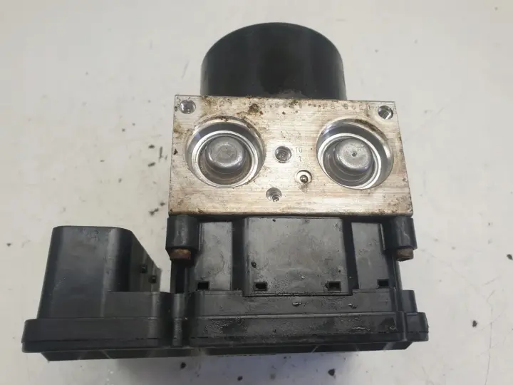 Volvo V70 III XC70 II POMPA ABS hamulcowa 31329139