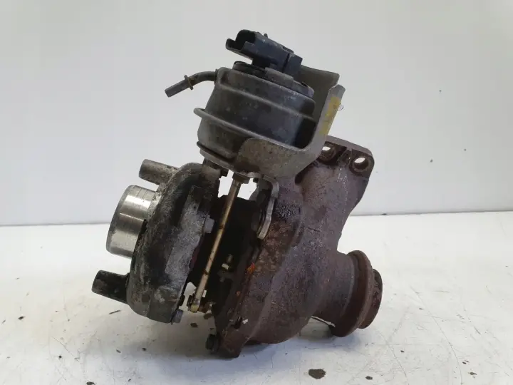 Volvo V60 S60 II 1.6 D2 TURBOSPRĘŻARKA turbo 9686120680