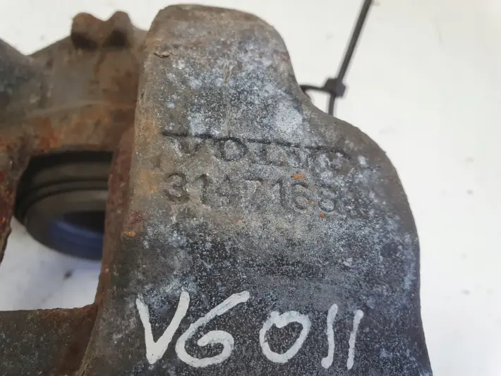 Volvo S60 II V60 I PRZEDNI ZACISK HAMULCOWY prawy przód pasażera 31471664