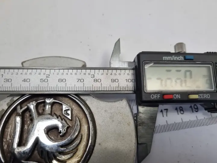 Opel Vauxhall DEKIELEK FELGI Kapsel kołpak 90496305AC 9191533FT 98/99mm