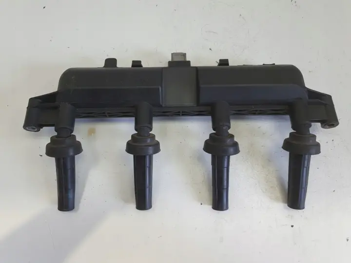 Peugeot Citroen 1.1 1.4 8V CEWKA ZAPŁONOWA BERU 0040102047