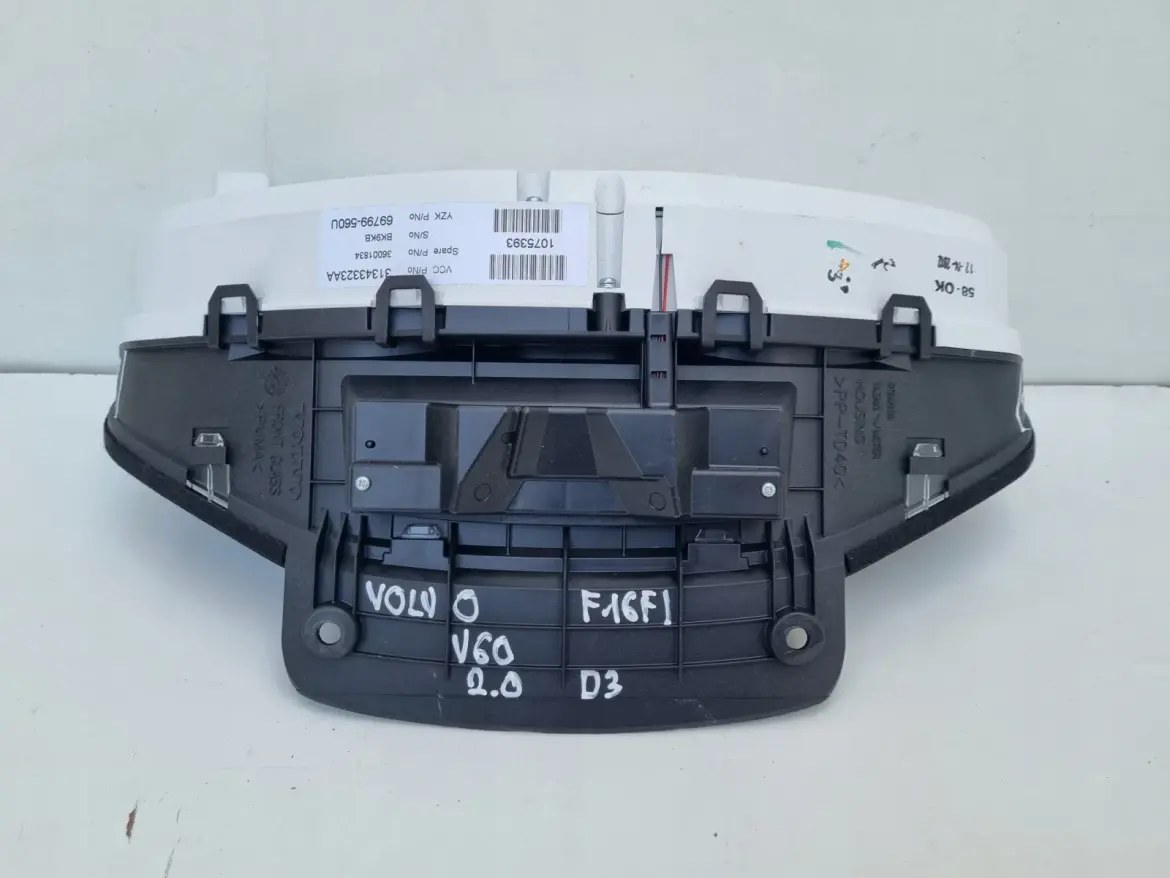 Volvo S60 II V60 I 2.0 D diesel LICZNIK ZEGARY 31343323AA Europa