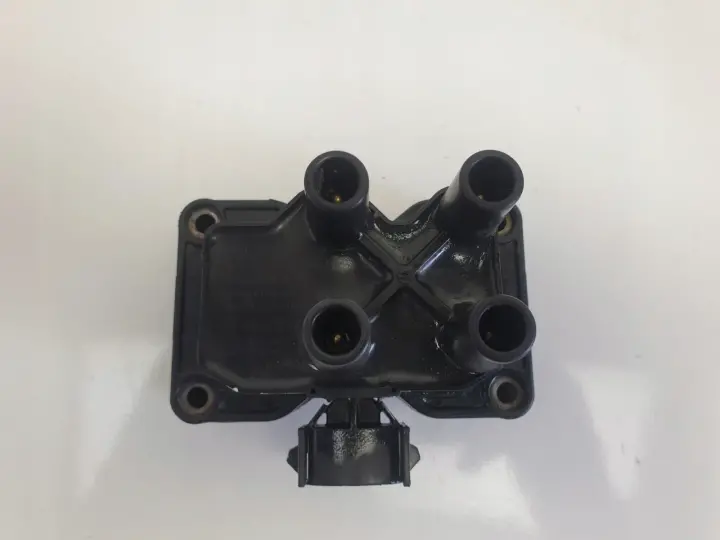 Mazda Tribute 2.0 16V CEWKA ZAPŁONOWA 0221503490