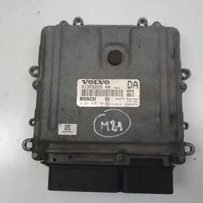 Volvo XC90 2.4 D5 KOMPUTER SILNIKA sterownik 31372225 0281019168
