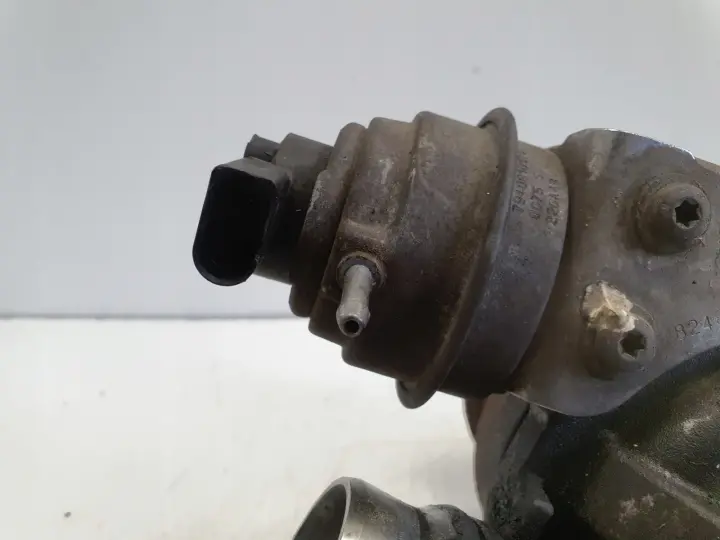 Volvo V40 II 2.0 D3 TURBOSPRĘŻARKA turbo 31380131