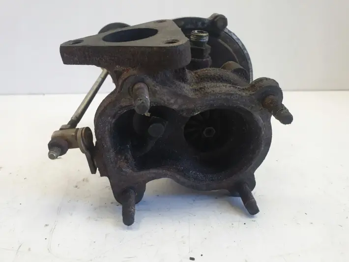 VW Bora 1.9 TDI TURBOSPRĘŻARKA turbo 038145701D