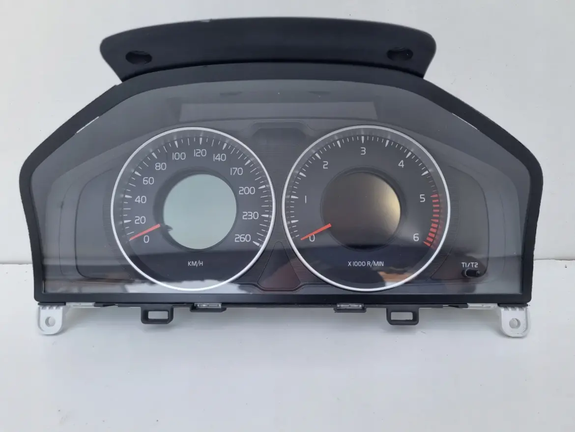 Volvo XC60 I V60 I S60 II 2.4 D5 LICZNIK ZEGARY Europa 31327581AA diesel