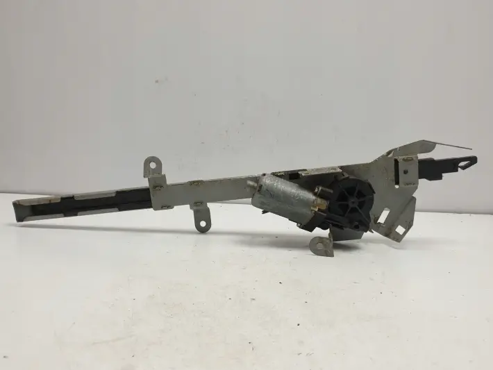 Mercedes CLK W209 PRAWY PODAJNIK PASA 209860282