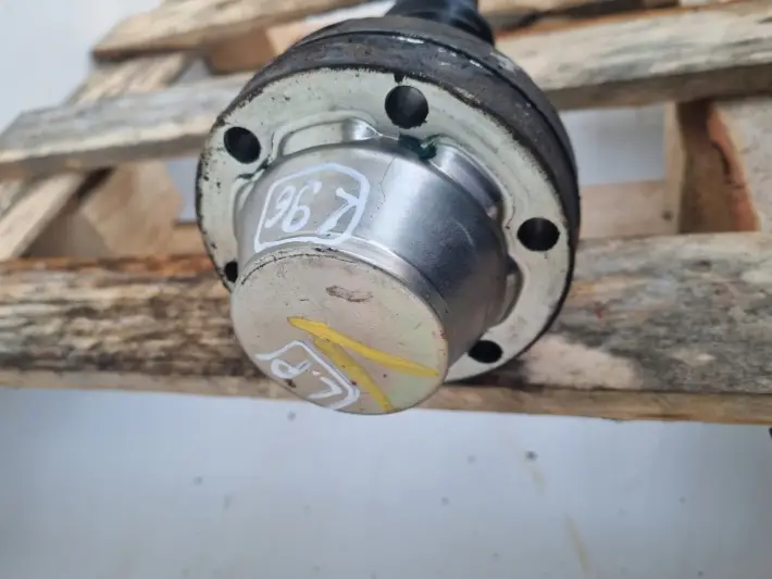 VW Amrok 2.0 BiTDI LEWA PRZEDNIA PÓŁOŚ półośka przód Automat 2H0407271B