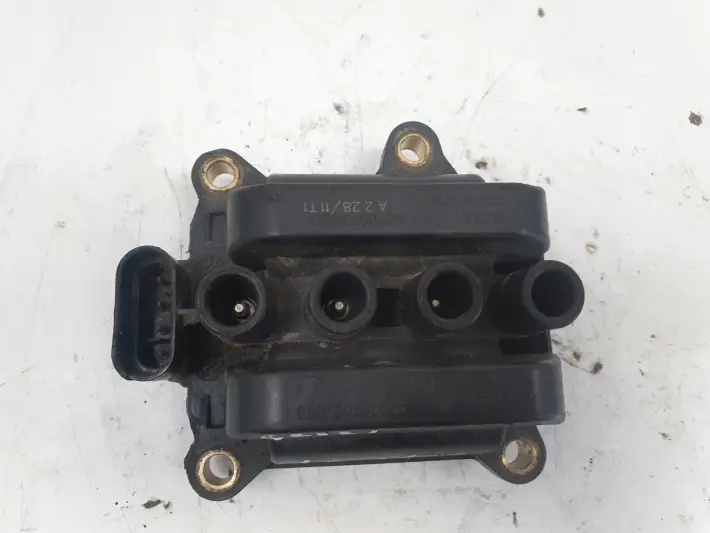 Renault Clio III 1.2 16V CEWKA ZAPŁONOWA 8200702693