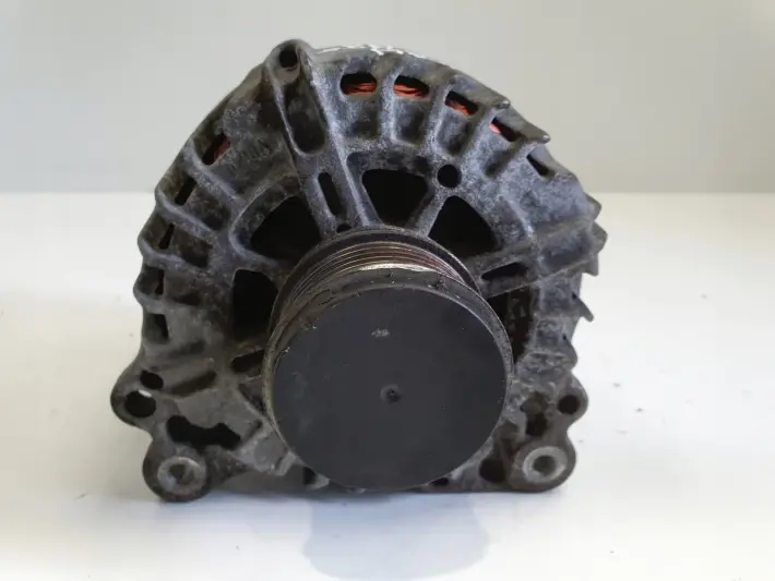 VW Passat B6 1.9 TDI ALTERNATOR Valeo 03L903023E 180A