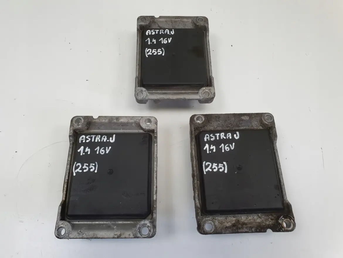 Opel Astra J 1.4 16V STEROWNIK SILNIKA komputer 0261208255 55353613 TT