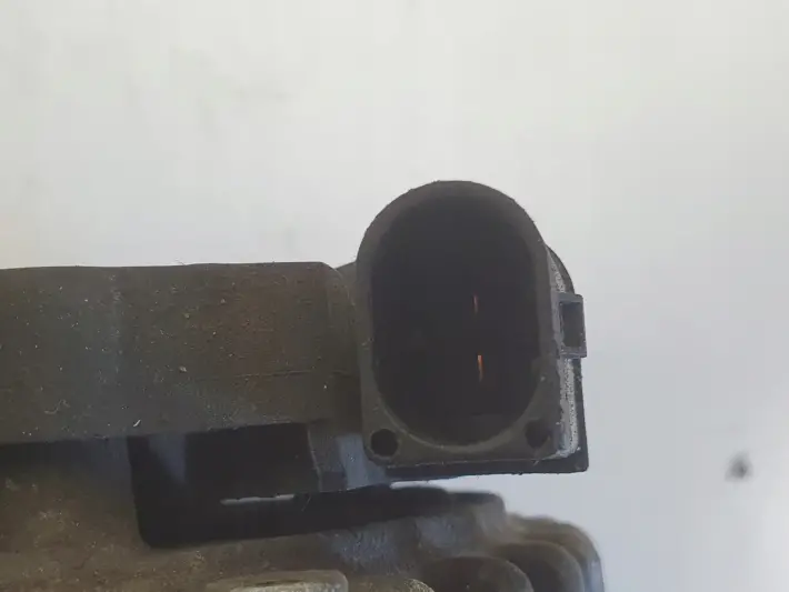 Mercedes SLK R171 3.0 V6 ALTERNATOR A0131545602 bosch