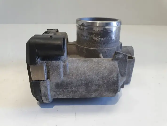 Ford Fiesta MK7 1.25 PRZEPUSTNICA 8A6G-9F991-AB