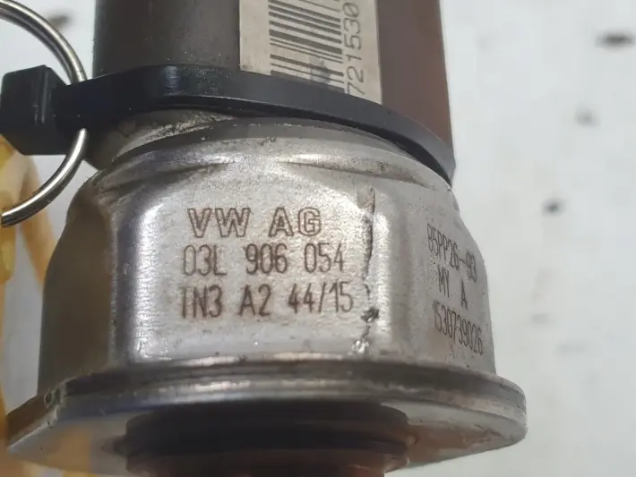 VW Passat B7 2.0 TDI CZUJNIK PALIWA Zawór 057130764AB