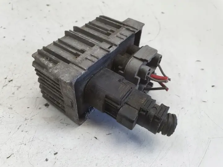 Astra H PRZEKAŹNIK ŚWIEC ŻAROWYCH 55354141