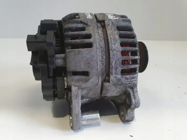 Audi A3 II 8P 1.6 FSI ALTERNATOR 03C903023D 110A bosch