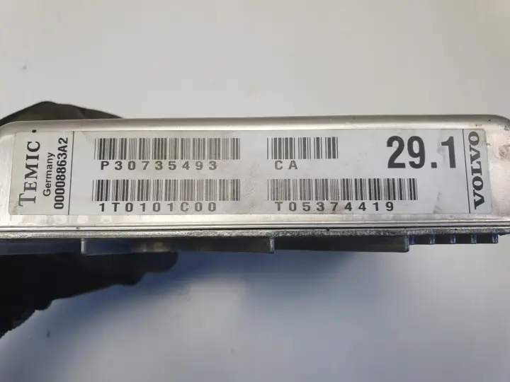 Volvo V70 II 2.4 D5 KOMPUTER SKRZYNI sterownik P30735493 1T0101C00