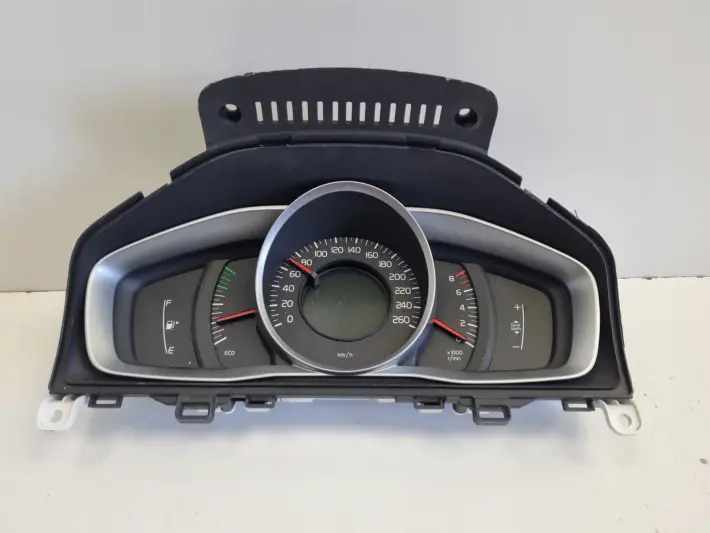Volvo V40 II 2.0 T Benzyna LICZNIK ZEGARY Europa 31327745