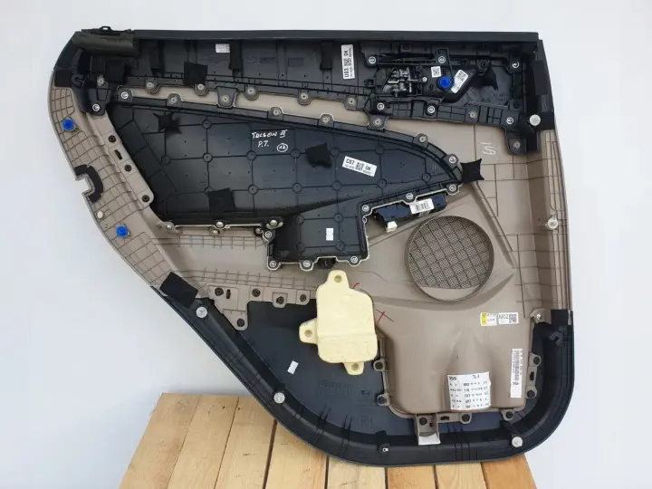 Hyundai Tucson III TYLNY BOCZEK DRZWI PRAWY TYŁ