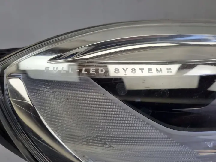 Volvo V40 II XC40 LIFT PRZEDNIA LAMPA PRAWA prawy przód LED 31420448