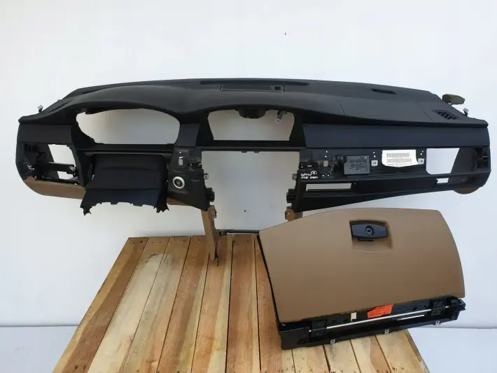 BMW E60 E61 M5 DESKA ROZDZIELCZA KONSOLA SKÓRA