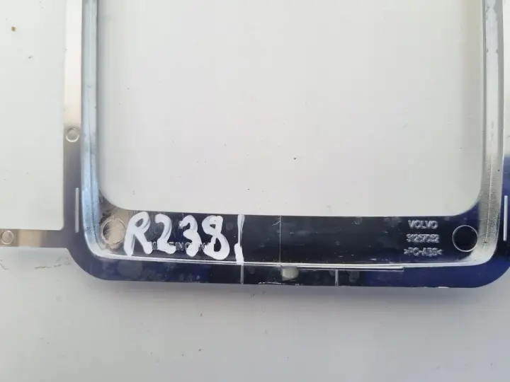 Volvo S60 II V60 V40 II RAMKA RADIA Dekor 31267052