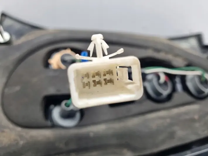 Toyota Prius II 03-09r TYLNA LAMPA LEWA lewy tył kierowcy STANLEY 47-14L