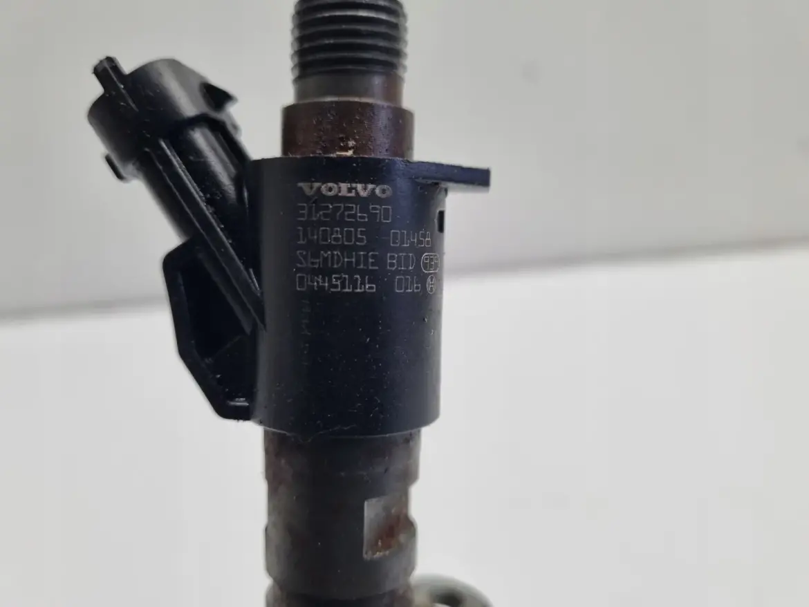 Volvo C30 V50 S40 II 2.0 D3 D4 WTRYSKIWACZ wtrysk 31272690 0445116016