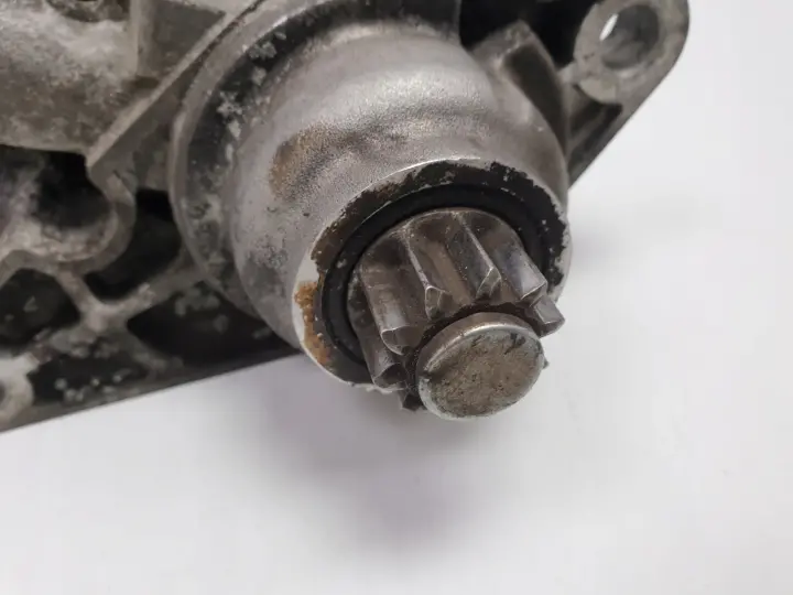 VW Golf V 1.6 FSI ROZRUSZNIK bosch 0001120406