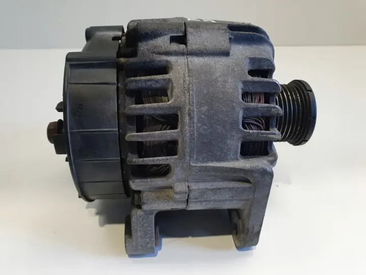 Renault Trafic II 2.0 DCI ALTERNATOR valeo 8200404459