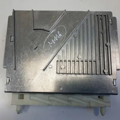 Volvo V70 II 2.4 D5 KOMPUTER SKRZYNI sterownik P30735493 1T0101C00