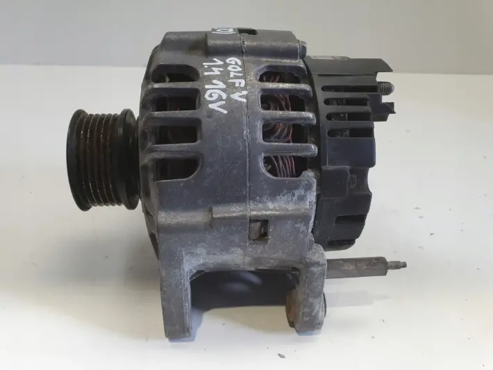 VW Golf IV 1.6 8V ALTERNATOR valeo 030903023J