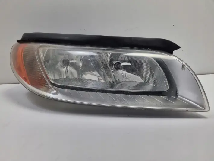 Volvo S80 II 06-16r PRZEDNIA LAMPA PRAWA PRAWY PRZÓD