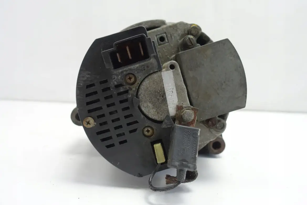 Mercedes W123 280CE 2.8 ALTERNATOR oryginał