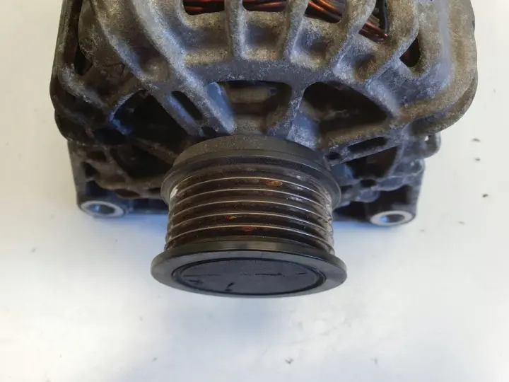 Volvo S40 II V50 1.6 D D2 ALTERNATOR 30659389 120A valeo