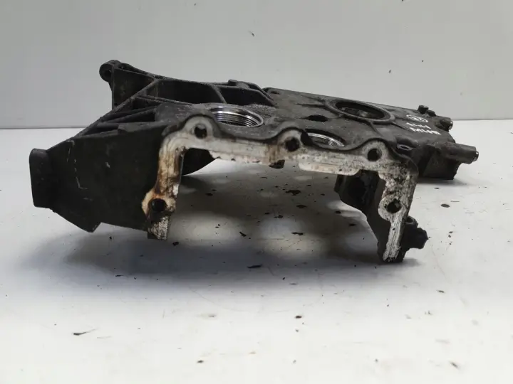 BMW E87 E90 E91 2.0 D POKRYWA ROZRZĄDU obudowa osłona 7790427
