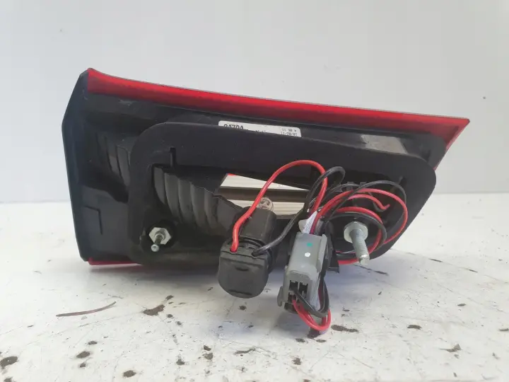 Volvo S60 II TYLNA LAMPA LEWA lewy tył kierowcy w klapę 30796271