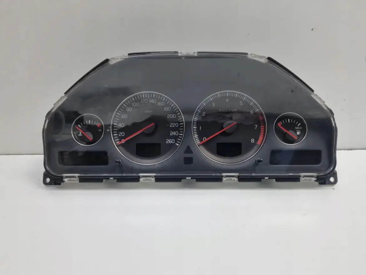 Volvo S60 I V70 II 2.5 T LICZNIK ZEGARY 30682272 Europa benzyna