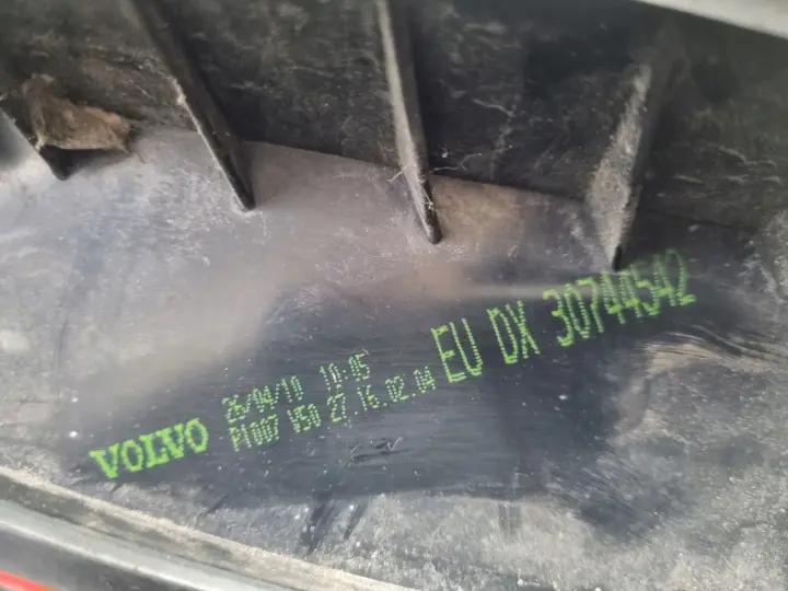 Volvo V50 KOMBI 07-12r LIFT TYLNIA TYLNA LAMPA PRAWA prawy tył