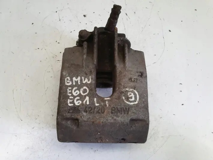BMW E60 PRZEDNI ZACISK HAMULCOWY lewy przód kierowcy 42/20