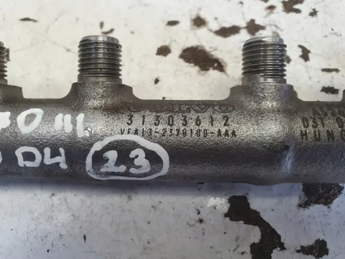 Volvo V70 III XC70 II lift 2.0D D4 LISTWA WTRYSKOWA 31303612