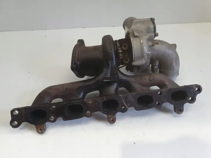 Volvo S40 II V50 2.5 T TURBOSPRĘŻARKA turbo 30757112