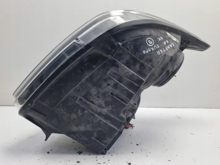 VW Crafter PRZEDNIA LAMPA PRAWA prawy przód EUROPA
