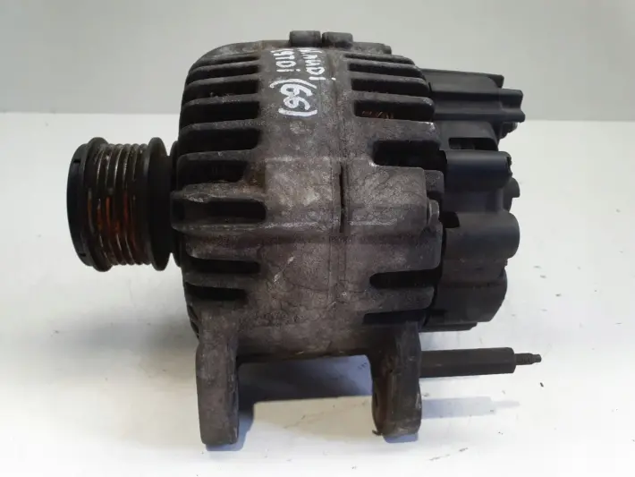 Audi A3 II 8P 1.9 TDI ALTERNATOR valeo 06F903023E 110A