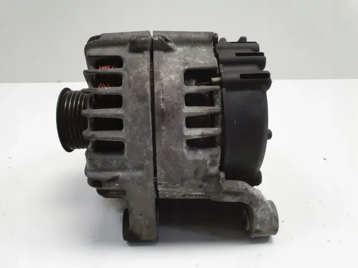 BMW E87 E90 2.0 D ALTERNATOR valeo 7802261 AL04 180A