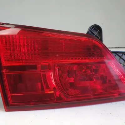 Subaru Legacy V kombi TYLNA LAMPA LEWA lewy tył kierowcy w klapę